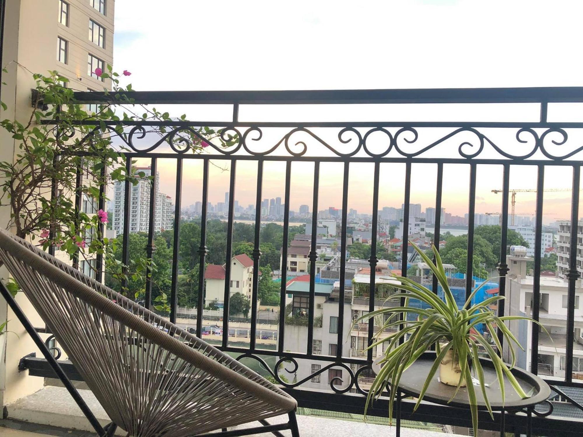 Westlake Homestay Hanoi - D'Le Roi Soleil Hanói Exterior foto